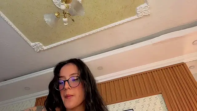 Princess Violett online show from 04/15/26, 02:43