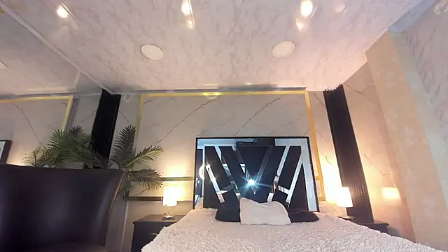 Snapshot of Princess_Violett chatting on 11/28/25, 02:39 Princess Violett online show from 11/28/25, 02:39