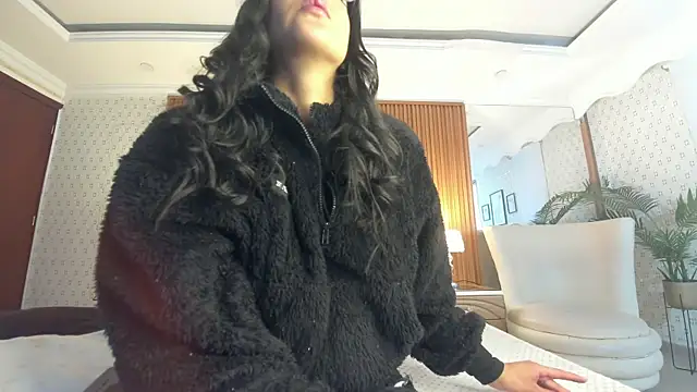 Snapshot of Princess_Violett chatting on 11/21/25, 02:38 Princess Violett online show from 11/21/25, 02:38