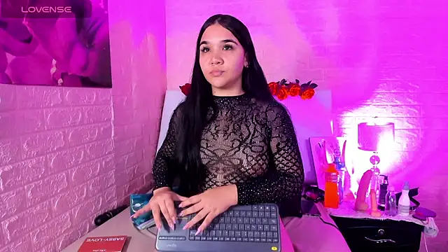 LYAA COLLINS  online show from 09/11/25, 12:05