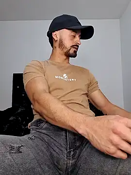 Snapshot of MAXIMUS_MASTE3 chatting on 02/22/25, 07:34 MAXIMUS MASTE3 online show from 02/22/25, 07:34