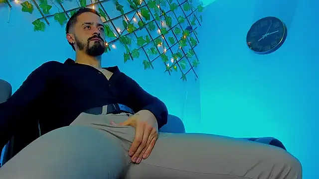 MAXIMUS MASTE3 online show from 12/17/25, 01:49