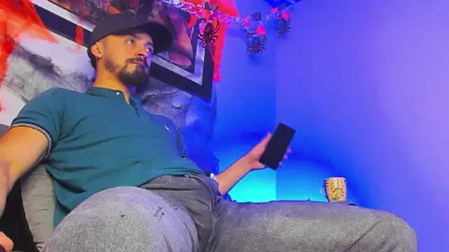 Snapshot of MAXIMUS_MASTE3 chatting on 10/09/25, 09:37 MAXIMUS MASTE3 online show from 10/09/25, 09:37