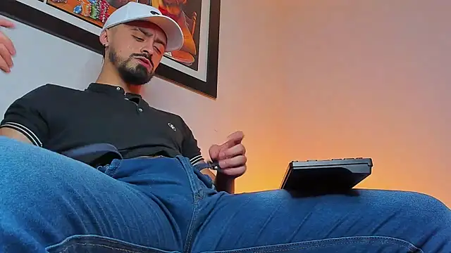 Snapshot of MAXIMUS_MASTE3 chatting on 09/21/25, 08:47 MAXIMUS MASTE3 online show from 09/21/25, 08:47