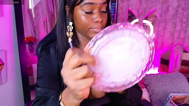 SarahBrunet online show from 04/13/26, 03:49