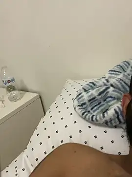 islandvybee55 online show from 02/12/25, 05:26