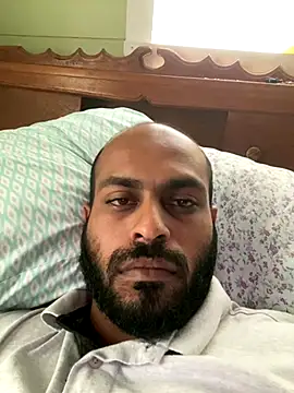 islandvybee55 online show from 11/18/25, 03:48