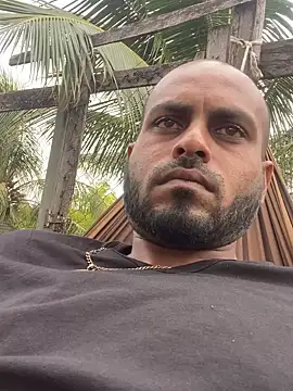 islandvybee55 online show from 12/20/25, 02:42