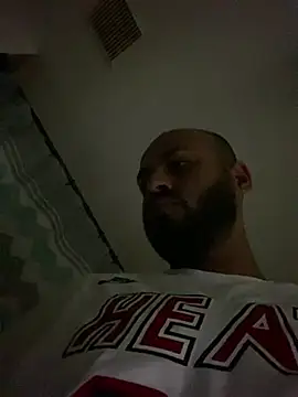 islandvybee55 online show from 02/26/25, 06:08