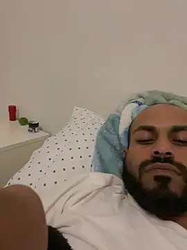 islandvybee55 online show from 02/02/25, 01:45