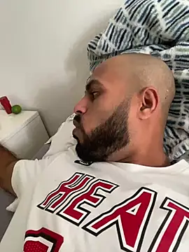 islandvybee55 online show from 01/18/25, 06:32