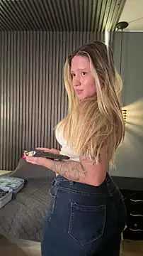 MiaPetit  online show from 12/16/25, 07:07