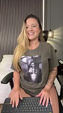 MiaPetit  online show from 02/19/26, 07:55