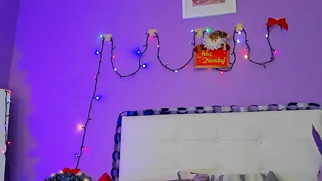 Snapshot of Charlotte11-11 chatting on 12/05/25, 02:48 Charlotte11-11 online show from 12/05/25, 02:48