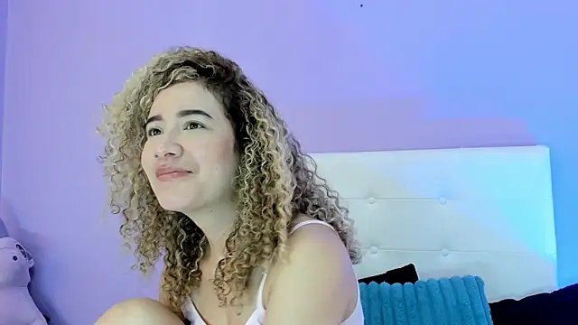 Snapshot of Charlotte11-11 chatting on 11/14/25, 03:15 Charlotte11-11 online show from 11/14/25, 03:15