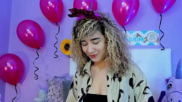 Snapshot of Charlotte11-11 chatting on 11/09/25, 04:33 Charlotte11-11 online show from 11/09/25, 04:33