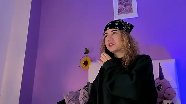 Snapshot of Charlotte11-11 chatting on 11/07/25, 06:01 Charlotte11-11 online show from 11/07/25, 06:01