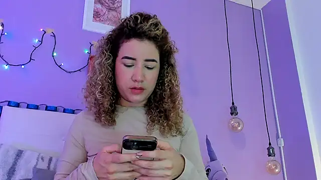 Snapshot of Charlotte11-11 chatting on 11/29/25, 02:39 Charlotte11-11 online show from 11/29/25, 02:39