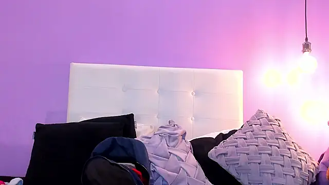 Snapshot of Charlotte11-11 chatting on 09/12/25, 02:28 Charlotte11-11 online show from 09/12/25, 02:28