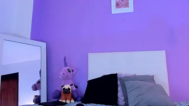 Snapshot of Charlotte11-11 chatting on 10/15/25, 01:41 Charlotte11-11 online show from 10/15/25, 01:41