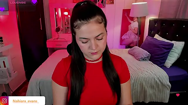 NahiaraEvans  online show from 10/11/25, 05:19