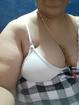 tamilthanushri online show from 04/18/26, 09:33