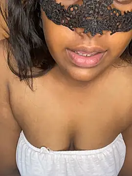 Nethmi156 online show from 04/28/26, 11:03