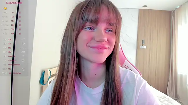 aesthetics  tease online show from 10/20/25, 03:19