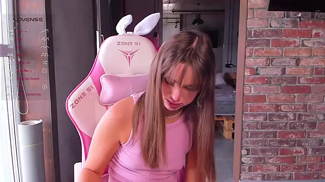 aesthetics  tease online show from 09/10/25, 03:49