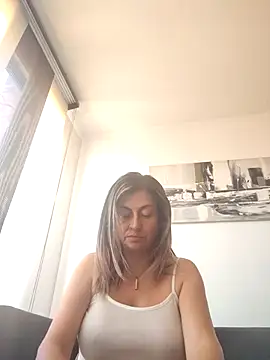 Latiinvenushot online show from 03/22/26, 02:18