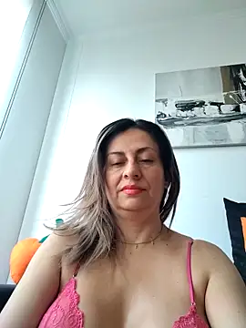 Latiinvenushot online show from 10/10/25, 02:18