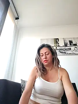 Latiinvenushot online show from 03/07/26, 11:59