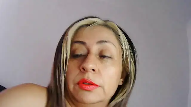 Latiinvenushot online show from 03/19/25, 03:51