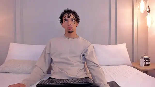 Dominick star online show from 10/30/25, 04:11