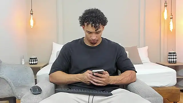 Snapshot of Dominick_star chatting on 02/07/25, 04:06 Dominick star online show from 02/07/25, 04:06