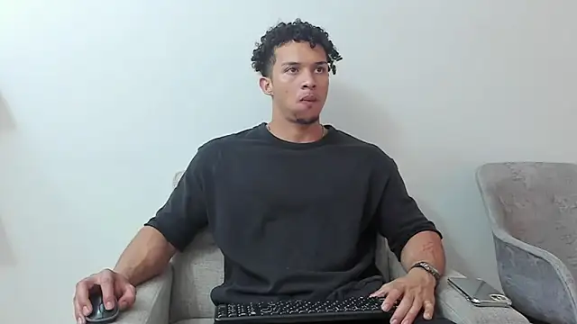 Snapshot of Dominick_star chatting on 02/10/25, 04:08 Dominick star online show from 02/10/25, 04:08