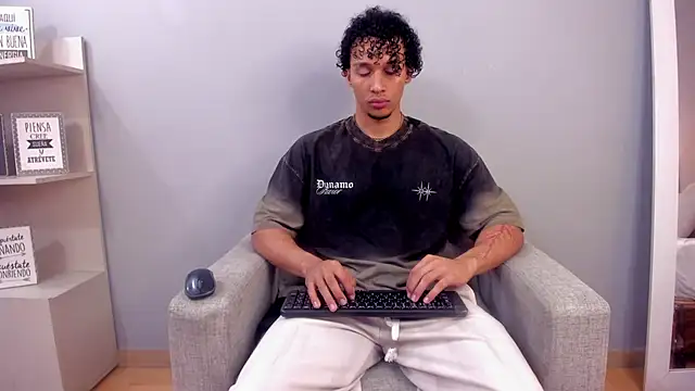 Dominick star online show from 11/28/25, 04:01