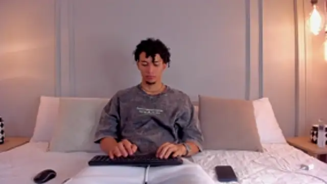 Dominick star online show from 10/27/25, 04:13