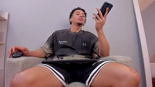 Dominick star online show from 12/17/25, 04:17