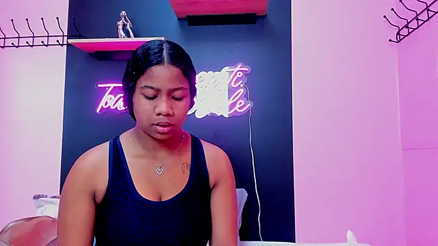 Snapshot of Sofi_Fox_ chatting on 03/22/25, 01:19 Sofi Fox online show from 03/22/25, 01:19