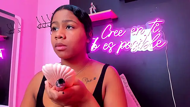 Snapshot of Sofi_Fox_ chatting on 03/21/25, 01:23 Sofi Fox online show from 03/21/25, 01:23