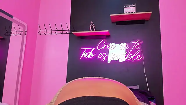 Snapshot of Sofi_Fox_ chatting on 03/14/25, 01:13 Sofi Fox online show from 03/14/25, 01:13