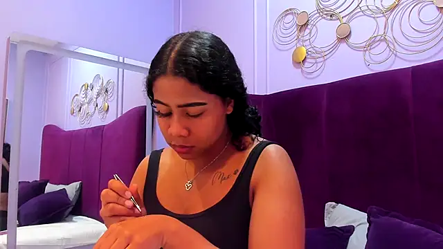 Snapshot of Sofi_Fox_ chatting on 10/15/25, 08:06 Sofi Fox online show from 10/15/25, 08:06