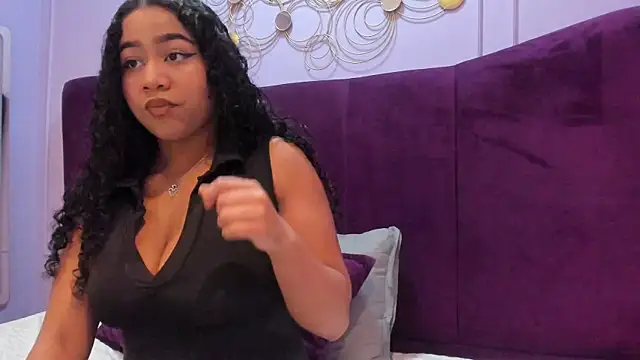 Snapshot of Sofi_Fox_ chatting on 10/02/25, 07:17 Sofi Fox online show from 10/02/25, 07:17