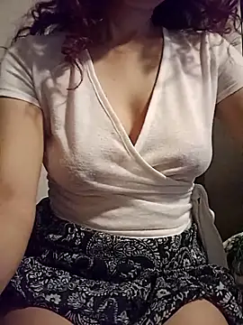 KITTEN-10 online show from 12/16/25, 03:00