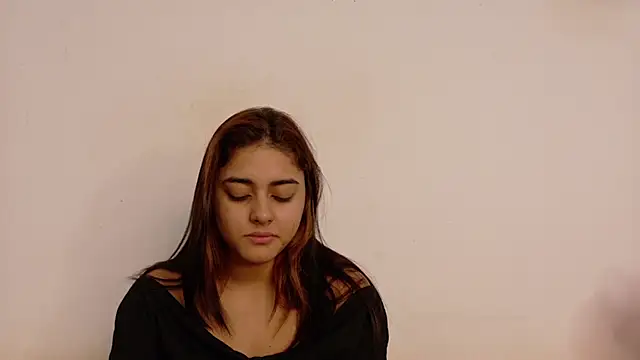 natalia aguirre1 online show from 02/05/26, 12:12