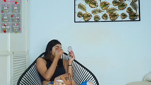 natalia aguirre1 online show from 11/04/25, 12:09