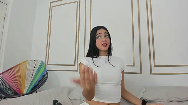 Snapshot of natalia_aguirre1 chatting on 03/14/25, 06:39 natalia aguirre1 online show from 03/14/25, 06:39