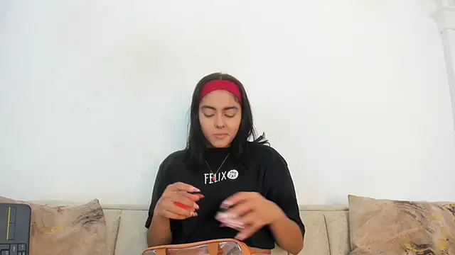 Snapshot of natalia_aguirre1 chatting on 10/14/25, 12:28 natalia aguirre1 online show from 10/14/25, 12:28