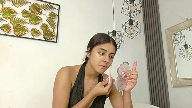 Snapshot of natalia_aguirre1 chatting on 12/03/25, 12:04 natalia aguirre1 online show from 12/03/25, 12:04